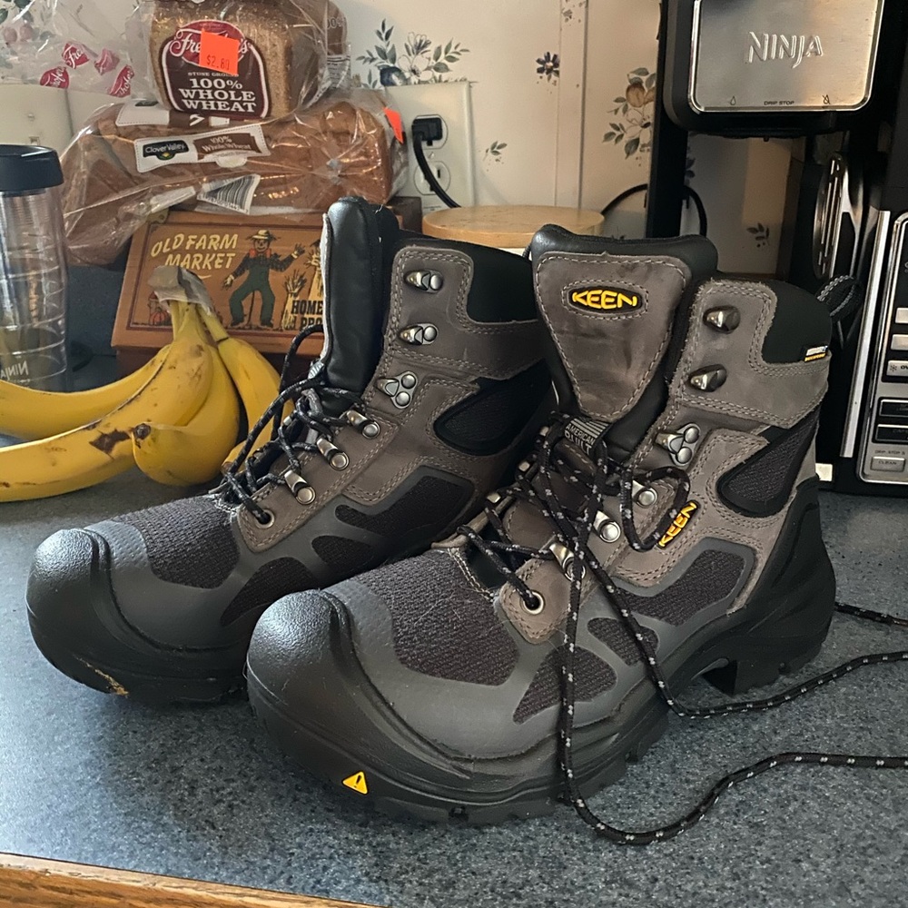 Men’s keen steel toe boots